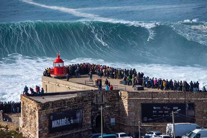 nazare-big-waves-1024x683