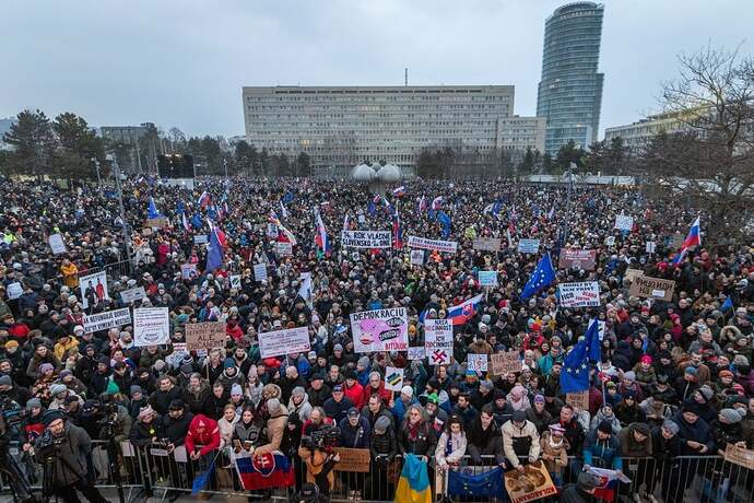 pro-european-pro-ukrainian-and-anti-russian-protests-took-v0-vl3ltz65nrhe1