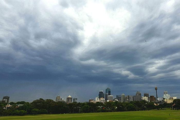 clouds looming over Sydney |700x467