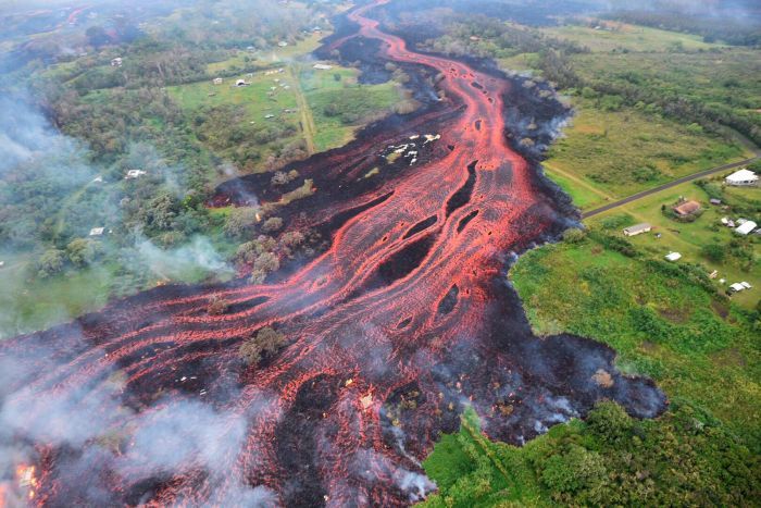 Arial view shows lava flowing from fissures|700x467