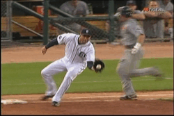 Galarraga-Donald_play_2010-06-02(small)