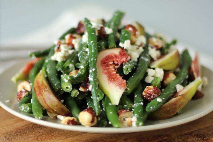 Beans with fig and toasted hazelnuts|700x467