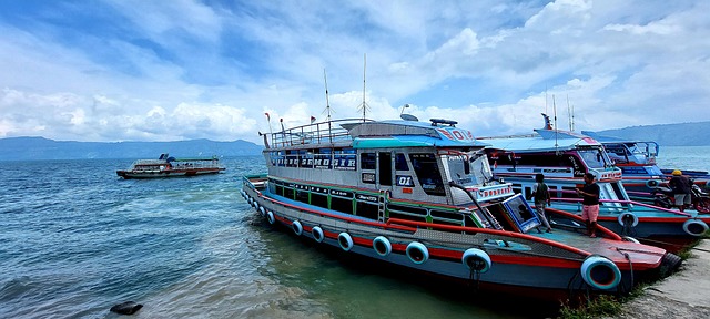 ferry-boats-7429895_640